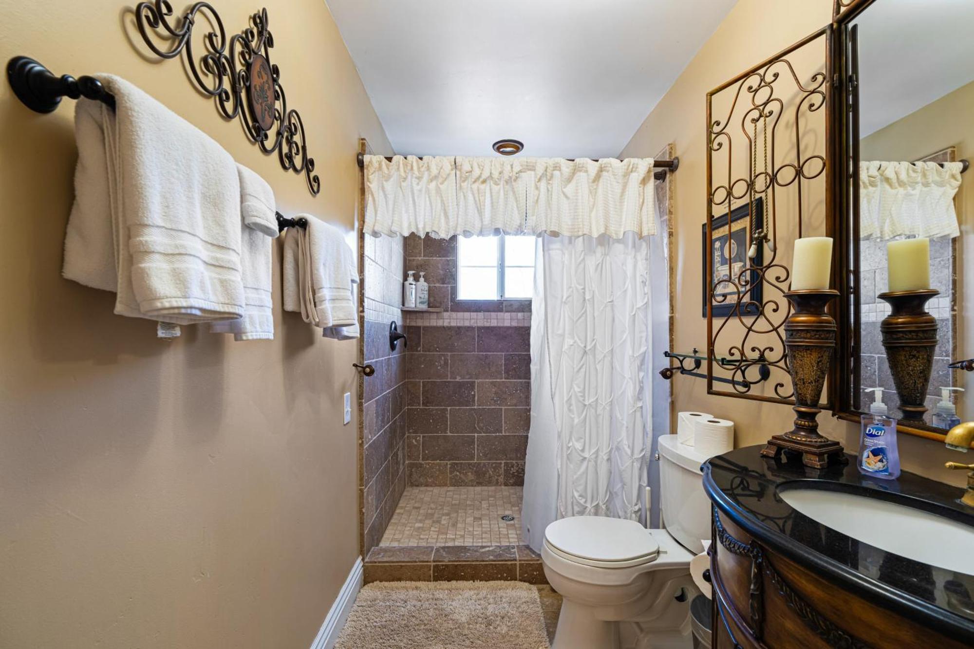 Victorian Manor In Paso Robles Wine Country Pool Hot Tub Firepit Tennis Court Sleeps 28 Exterior photo