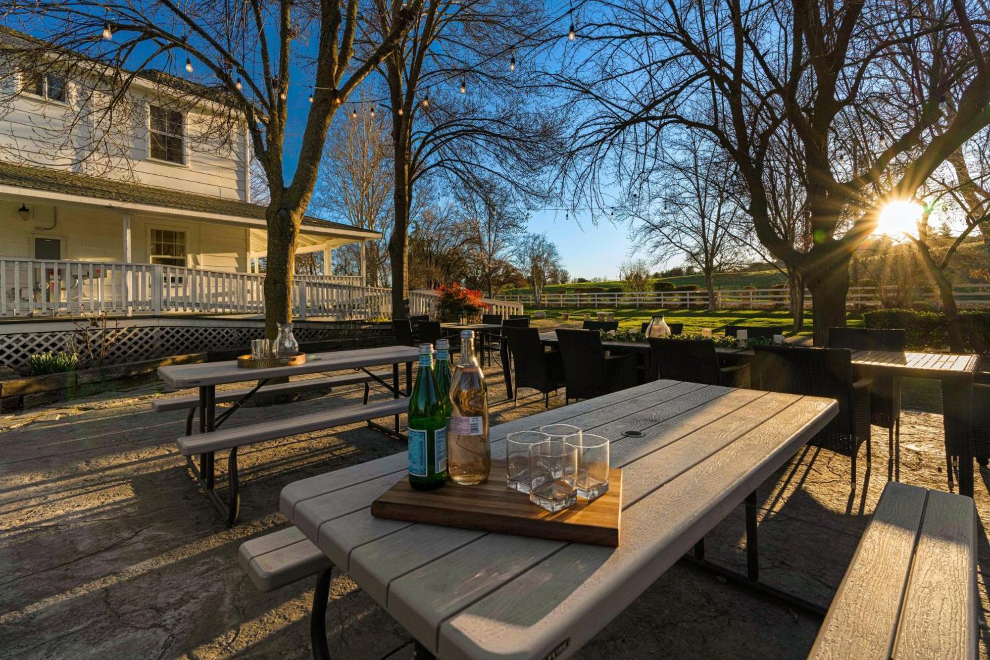 Victorian Manor In Paso Robles Wine Country Pool Hot Tub Firepit Tennis Court Sleeps 28 Exterior photo